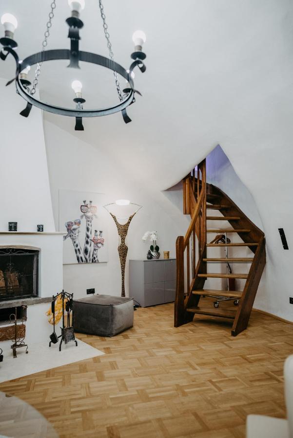 Turm Am Schlosspark Eisenstadt Eksteriør bilde